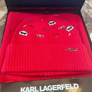Karl Lagerfeld hat set